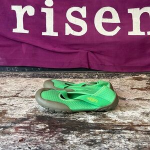 Keen Waterproof Slip On Sneakers New Womens 7